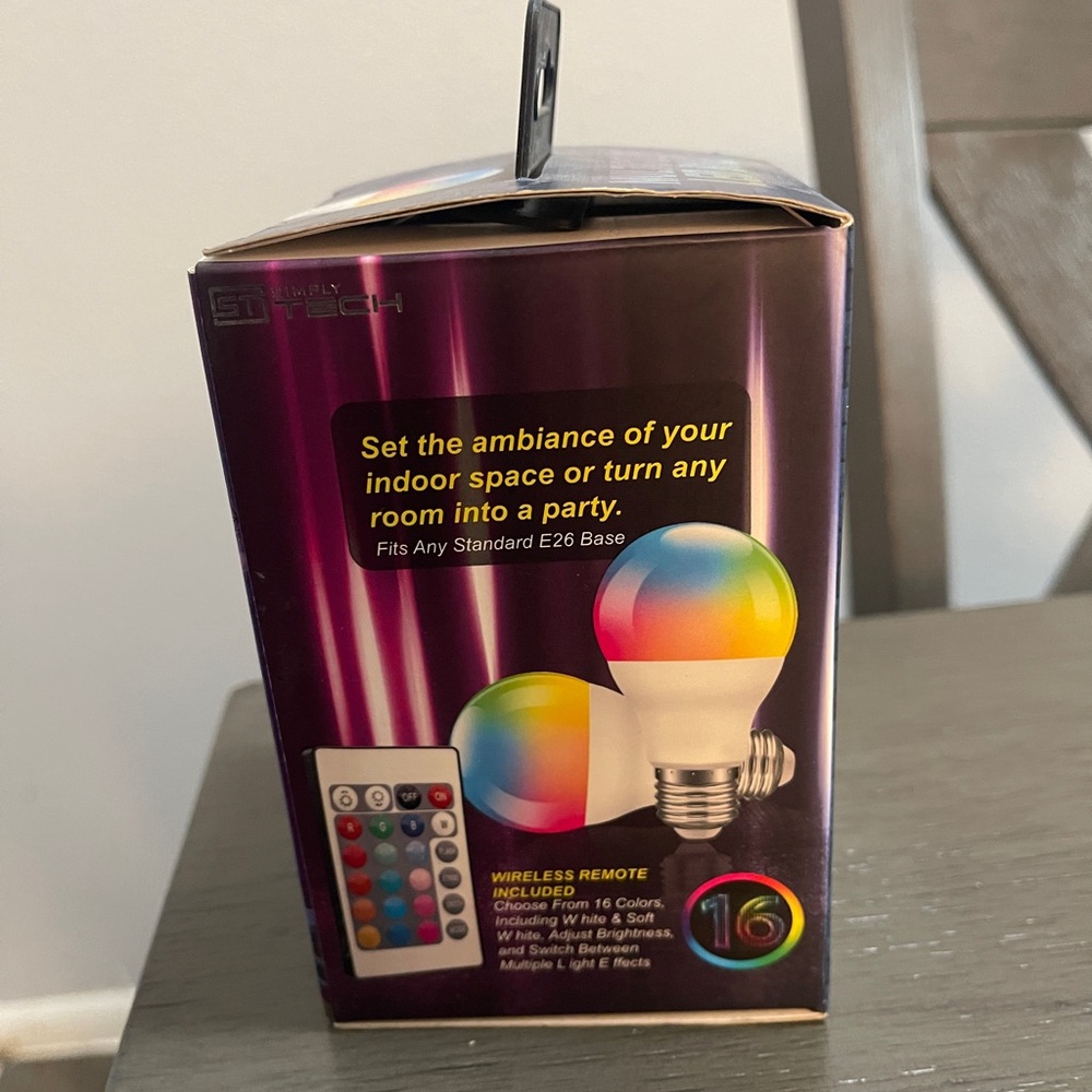 Multicolor LED Bulb with Remote - Picture 2 of 4